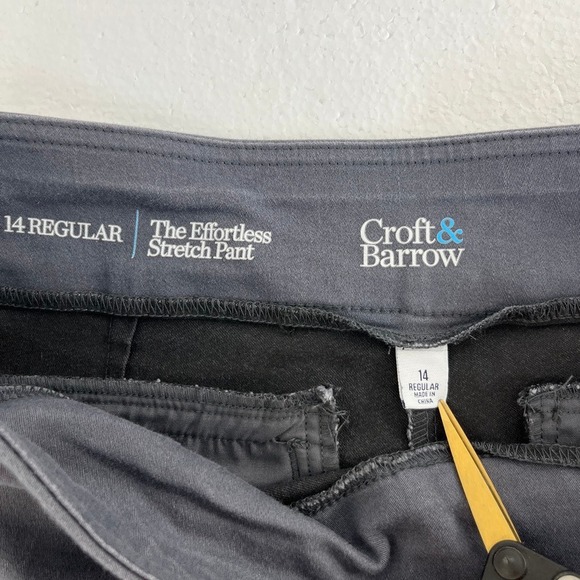 Croft & Barrow Womens Size 14 Gray Effortless Stretch Pants Straight Leg Pull on - Picture 3 of 11